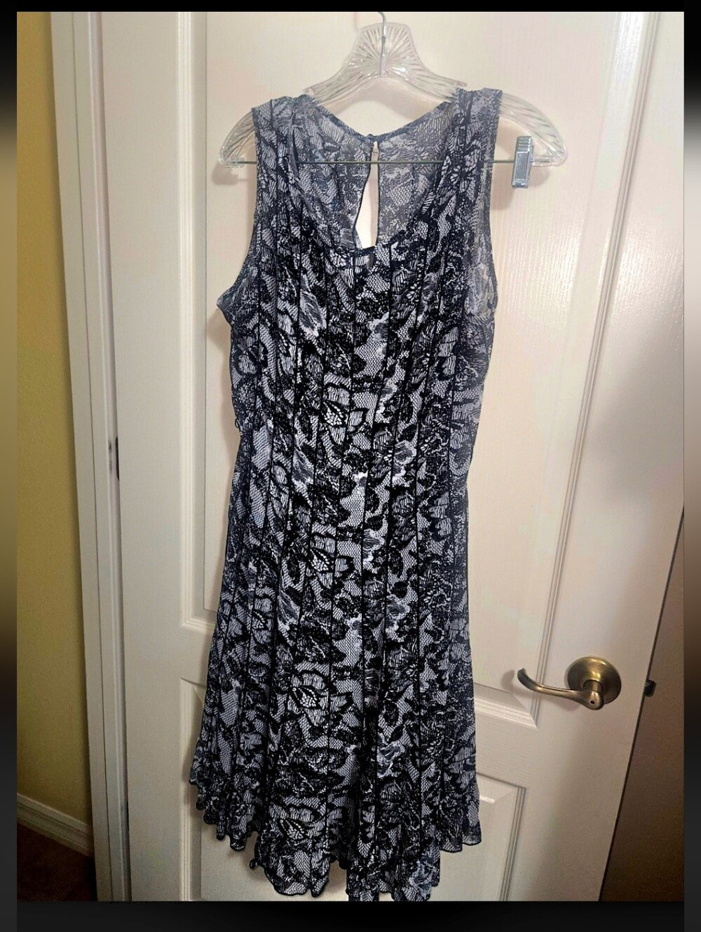 Jessica Howard sleeveless Summer dress. Black & gray 12P Ruffled Bottom